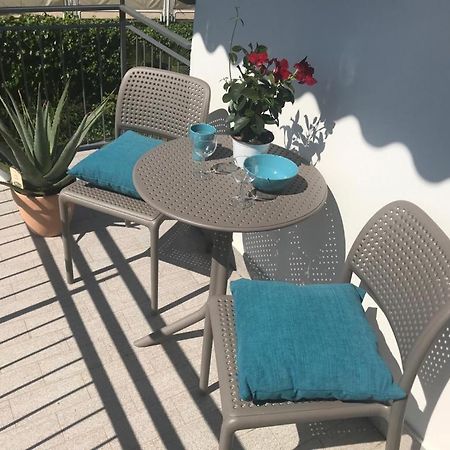 Blue Apartment - A Due Passi Dal Lago, Parcheggio Privato Lazise Exterior photo
