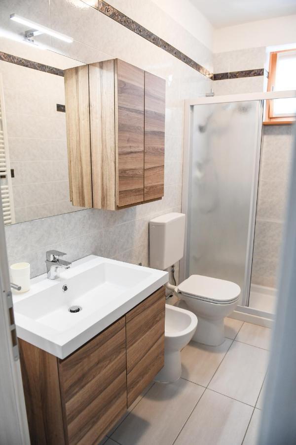 Blue Apartment - A Due Passi Dal Lago, Parcheggio Privato Lazise Exterior photo