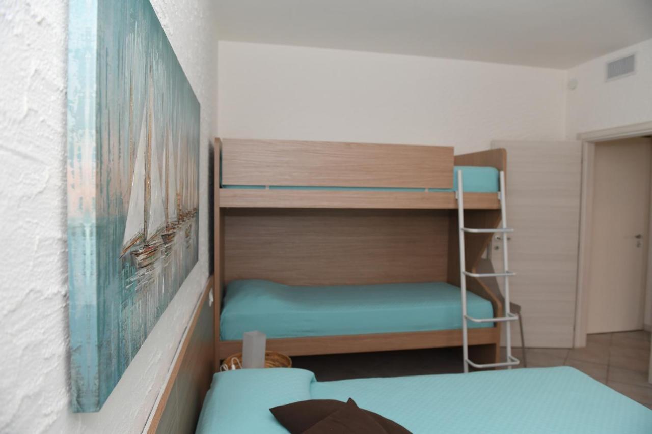 Blue Apartment - A Due Passi Dal Lago, Parcheggio Privato Lazise Exterior photo