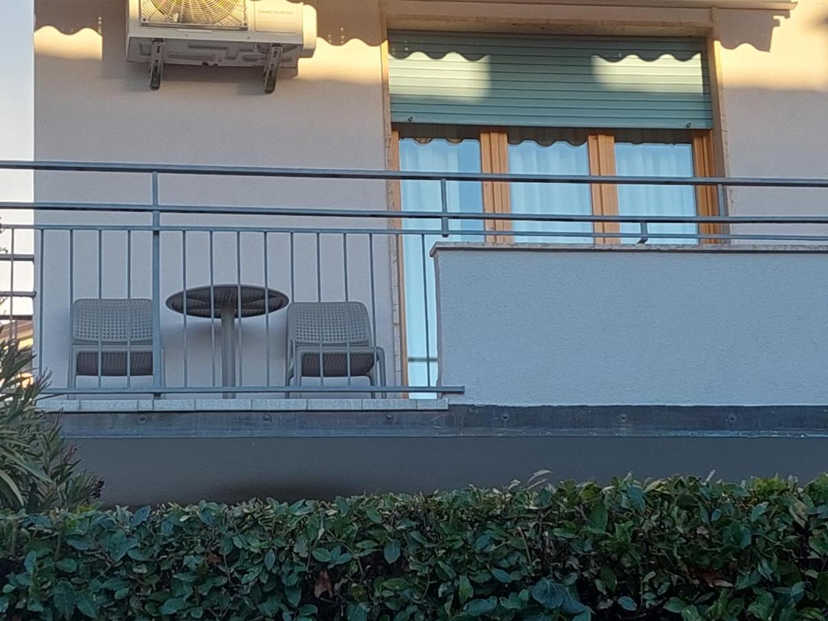 Blue Apartment - A Due Passi Dal Lago, Parcheggio Privato Lazise Exterior photo