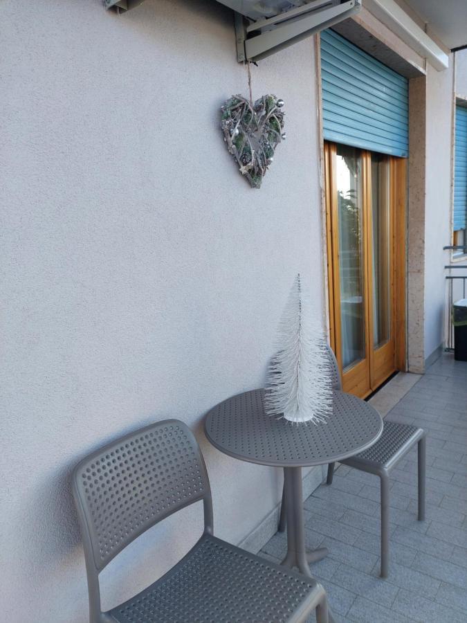 Blue Apartment - A Due Passi Dal Lago, Parcheggio Privato Lazise Exterior photo